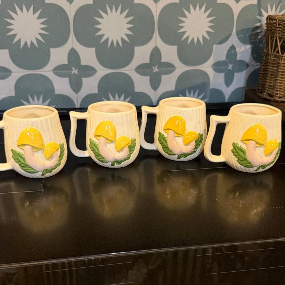 Set of 4 Arnels Yellow Merry Mushroom Ceramic Mugs.